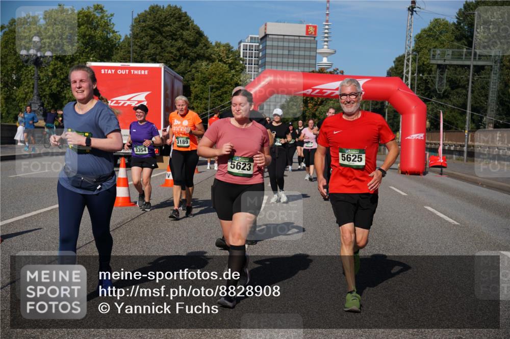 07.09.2025 - BARMER Alsterlauf Yannick Fuchs http://msf.ph/oto/8828908 07.09.2025 10:16:57 Laufen 3354, 3189, 5623, 3887, 5625 meine-sportfotos.de