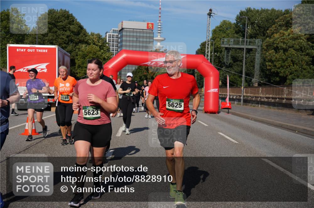 07.09.2025 - BARMER Alsterlauf Yannick Fuchs http://msf.ph/oto/8828910 07.09.2025 10:16:57 Laufen 3354, 3189, 5623, 5625 meine-sportfotos.de