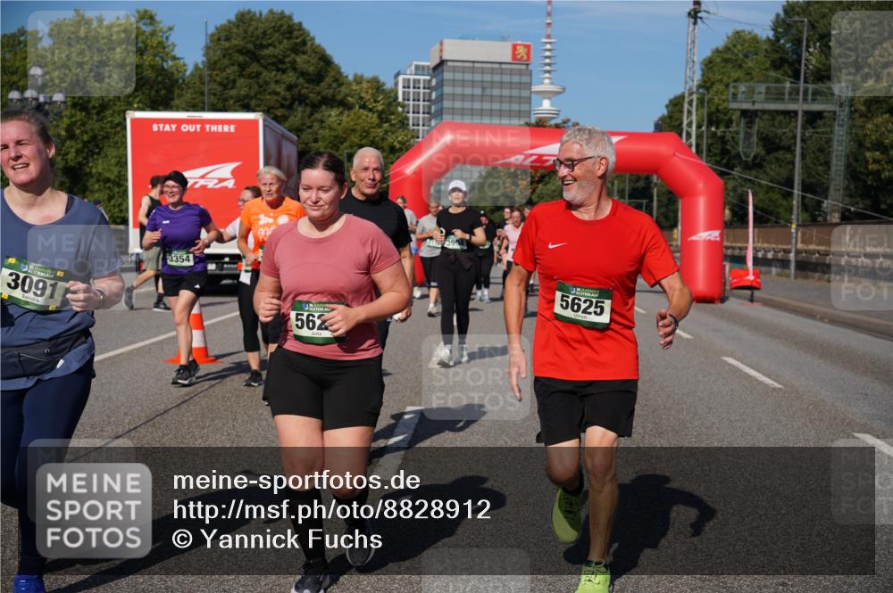 07.09.2025 - BARMER Alsterlauf Yannick Fuchs http://msf.ph/oto/8828912 07.09.2025 10:16:58 Laufen 3091, 3354, 562, 23994, 5625 meine-sportfotos.de