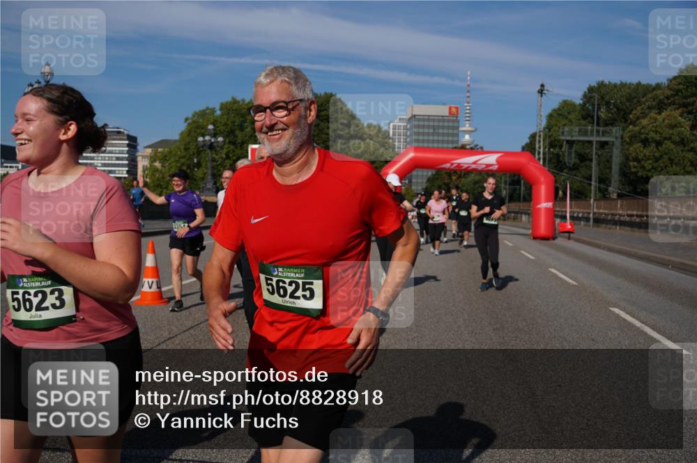 07.09.2025 - BARMER Alsterlauf Yannick Fuchs http://msf.ph/oto/8828918 07.09.2025 10:16:59 Laufen 1354, 5623, 36, 5625 meine-sportfotos.de