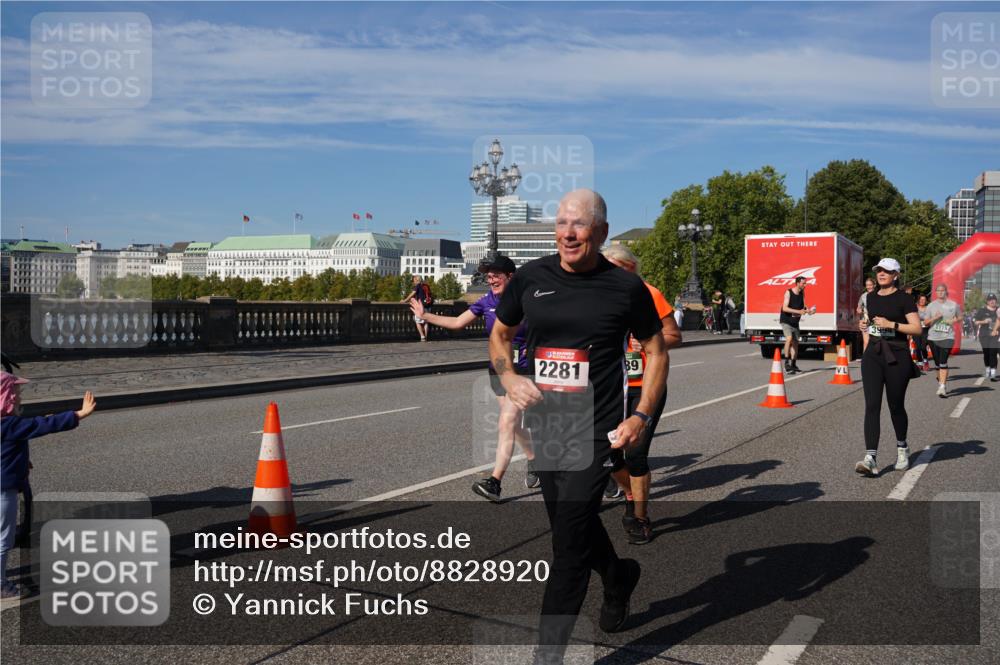 07.09.2025 - BARMER Alsterlauf Yannick Fuchs http://msf.ph/oto/8828920 07.09.2025 10:17:00 Laufen 2281, 89, 3994, 2115 meine-sportfotos.de