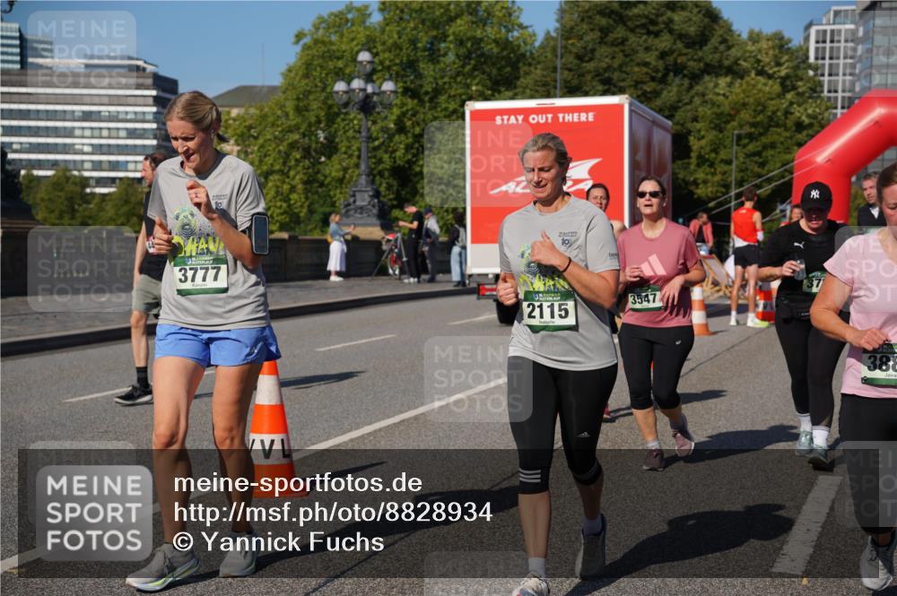 07.09.2025 - BARMER Alsterlauf Yannick Fuchs http://msf.ph/oto/8828934 07.09.2025 10:17:04 Laufen 10, 3777, 10, 2115, 3547, 388 meine-sportfotos.de
