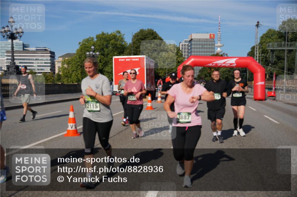 07.09.2025 - BARMER Alsterlauf Yannick Fuchs http://msf.ph/oto/8828936 07.09.2025 10:17:05 Laufen 2115, 35, 474, 3887 meine-sportfotos.de