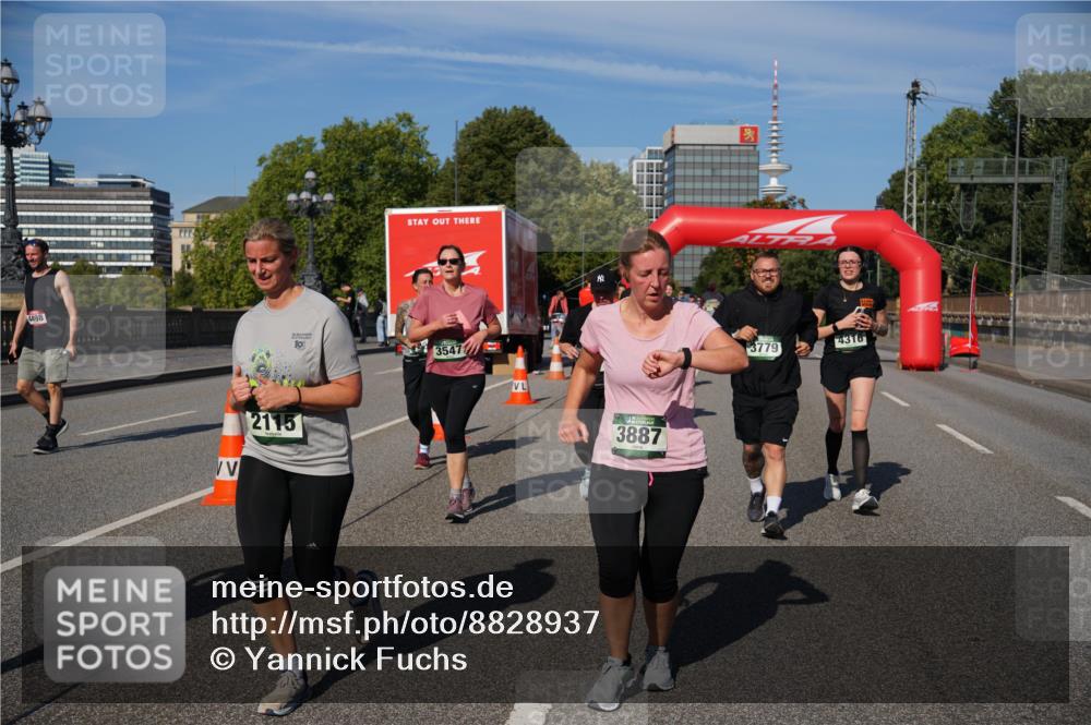 07.09.2025 - BARMER Alsterlauf Yannick Fuchs http://msf.ph/oto/8828937 07.09.2025 10:17:05 Laufen 4498, 2115, 10, 3547, 3887, 3779, 4316 meine-sportfotos.de