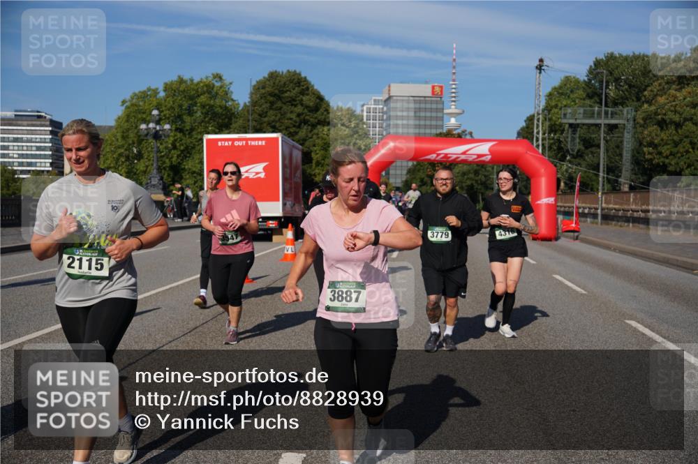 07.09.2025 - BARMER Alsterlauf Yannick Fuchs http://msf.ph/oto/8828939 07.09.2025 10:17:05 Laufen 2115, 3887, 3779, 4316 meine-sportfotos.de