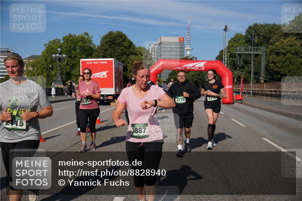 07.09.2025 - BARMER Alsterlauf Yannick Fuchs http://msf.ph/oto/8828940 07.09.2025 10:17:06 Laufen 2115, 3547, 3887, 60, 3779, 4316 meine-sportfotos.de