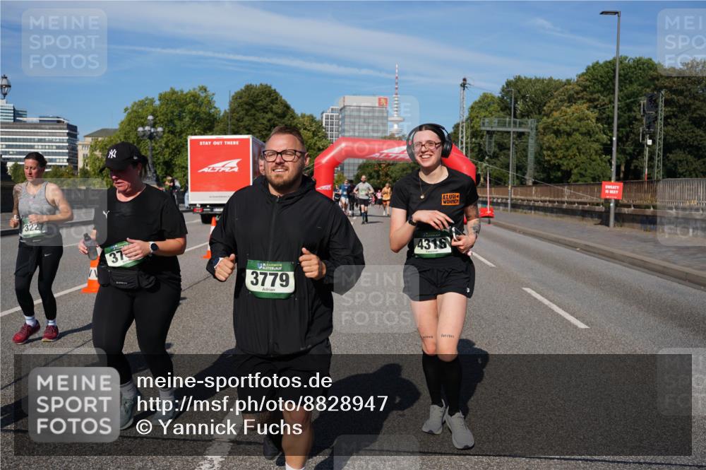 07.09.2025 - BARMER Alsterlauf Yannick Fuchs http://msf.ph/oto/8828947 07.09.2025 10:17:08 Laufen 3227, 37, 16, 3779, 4316 meine-sportfotos.de