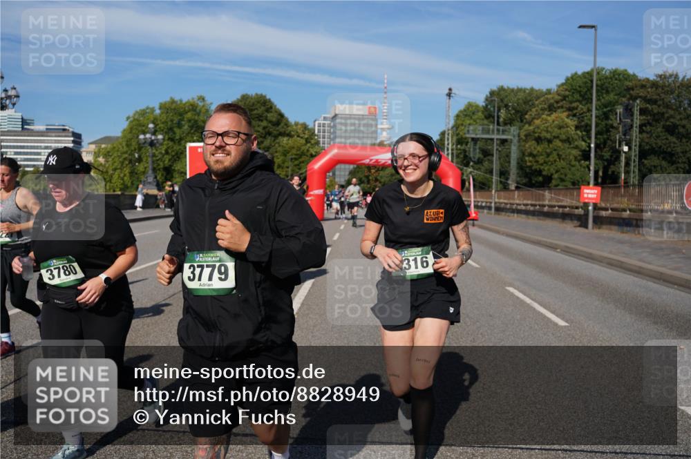 07.09.2025 - BARMER Alsterlauf Yannick Fuchs http://msf.ph/oto/8828949 07.09.2025 10:17:08 Laufen 3780, 3779, 316 meine-sportfotos.de