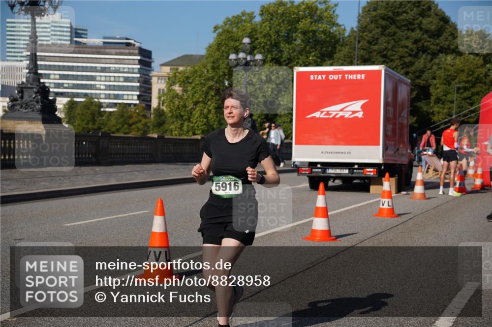 07.09.2025 - BARMER Alsterlauf Yannick Fuchs http://msf.ph/oto/8828958 07.09.2025 10:17:11 Laufen 5916 meine-sportfotos.de