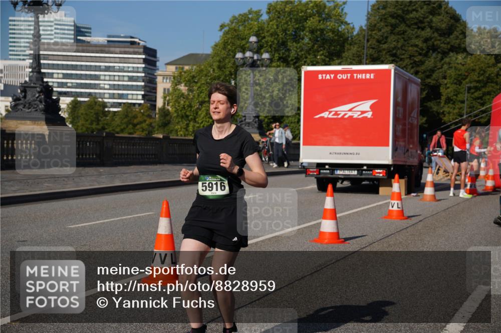 07.09.2025 - BARMER Alsterlauf Yannick Fuchs http://msf.ph/oto/8828959 07.09.2025 10:17:11 Laufen 5916 meine-sportfotos.de