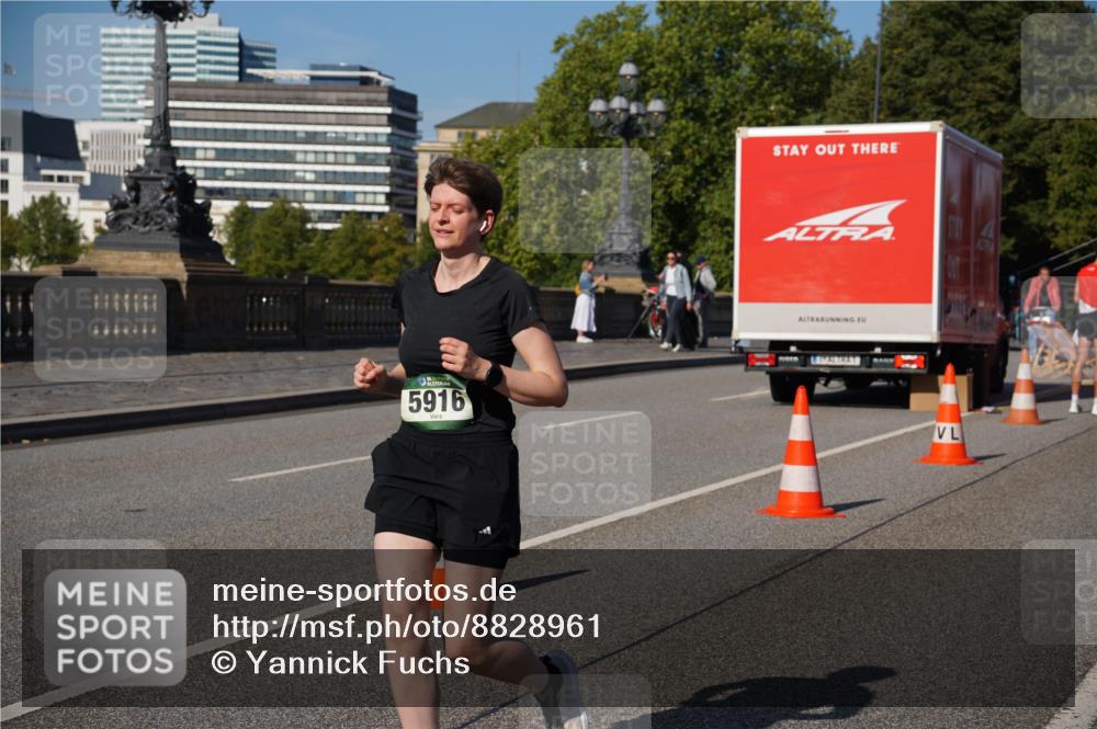 07.09.2025 - BARMER Alsterlauf Yannick Fuchs http://msf.ph/oto/8828961 07.09.2025 10:17:11 Laufen 5916 meine-sportfotos.de