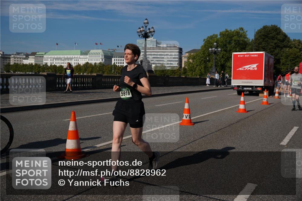 07.09.2025 - BARMER Alsterlauf Yannick Fuchs http://msf.ph/oto/8828962 07.09.2025 10:17:12 Laufen 5916, 501 meine-sportfotos.de