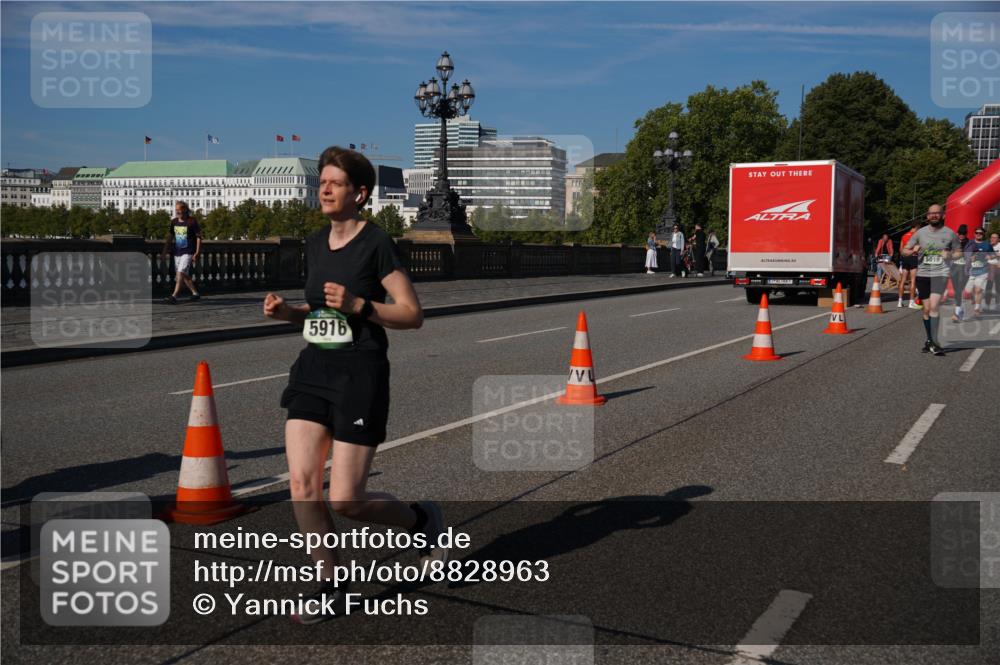 07.09.2025 - BARMER Alsterlauf Yannick Fuchs http://msf.ph/oto/8828963 07.09.2025 10:17:12 Laufen 444, 5916, 5019 meine-sportfotos.de