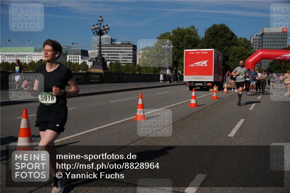 07.09.2025 - BARMER Alsterlauf Yannick Fuchs http://msf.ph/oto/8828964 07.09.2025 10:17:12 Laufen 5916, 5019 meine-sportfotos.de