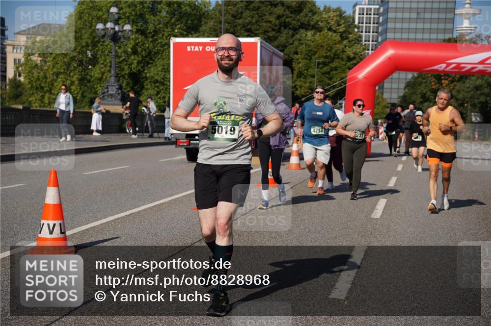 07.09.2025 - BARMER Alsterlauf Yannick Fuchs http://msf.ph/oto/8828968 07.09.2025 10:17:15 Laufen 5019, 10, 4234 meine-sportfotos.de