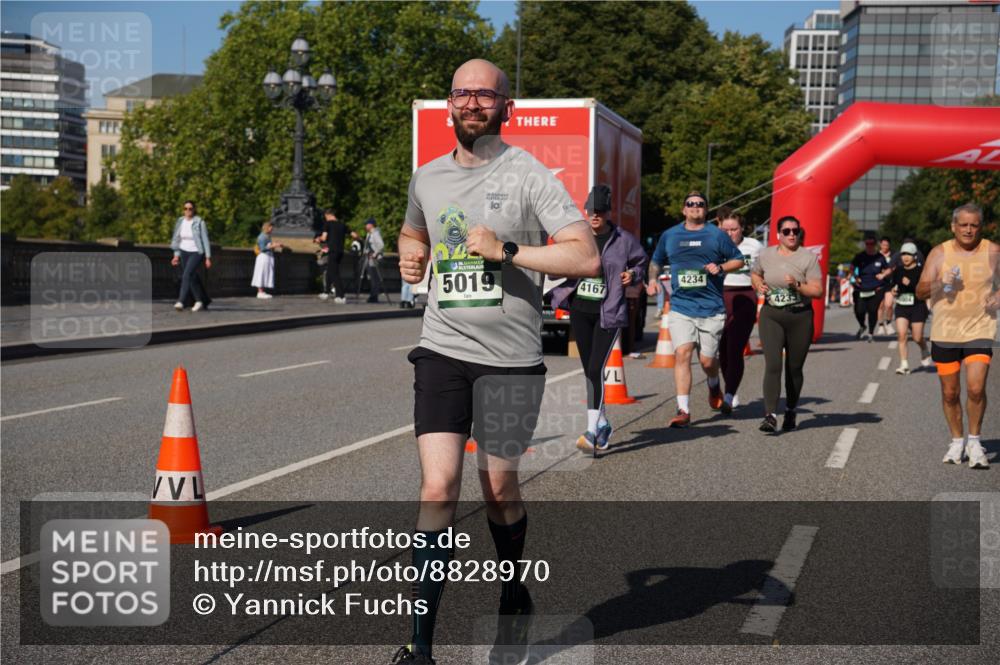 07.09.2025 - BARMER Alsterlauf Yannick Fuchs http://msf.ph/oto/8828970 07.09.2025 10:17:16 Laufen 6, 10, 5019, 4234, 4167, 423 meine-sportfotos.de