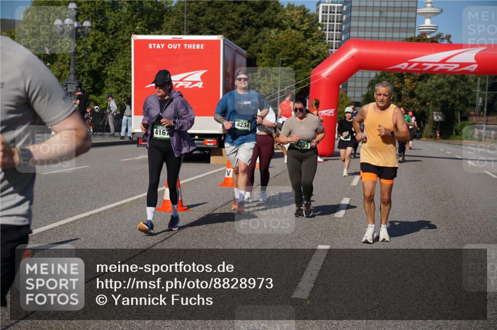 07.09.2025 - BARMER Alsterlauf Yannick Fuchs http://msf.ph/oto/8828973 07.09.2025 10:17:17 Laufen 4167, 4234 meine-sportfotos.de