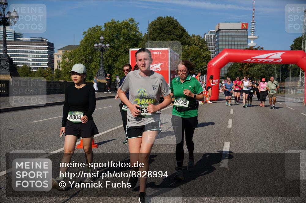 07.09.2025 - BARMER Alsterlauf Yannick Fuchs http://msf.ph/oto/8828994 07.09.2025 10:17:27 Laufen 8004, 49, 63, 10, 5235 meine-sportfotos.de