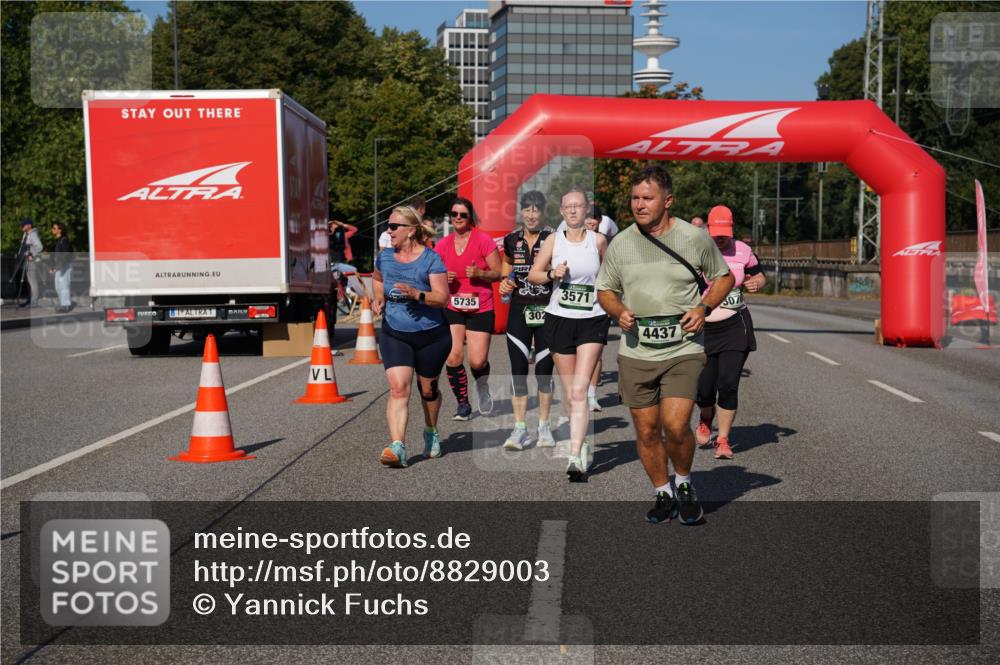07.09.2025 - BARMER Alsterlauf Yannick Fuchs http://msf.ph/oto/8829003 07.09.2025 10:17:33 Laufen 5735, 302, 3571, 307, 4437 meine-sportfotos.de