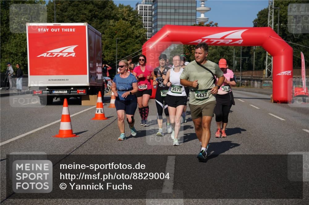 07.09.2025 - BARMER Alsterlauf Yannick Fuchs http://msf.ph/oto/8829004 07.09.2025 10:17:33 Laufen 5735, 30, 3571, 307, 4437 meine-sportfotos.de
