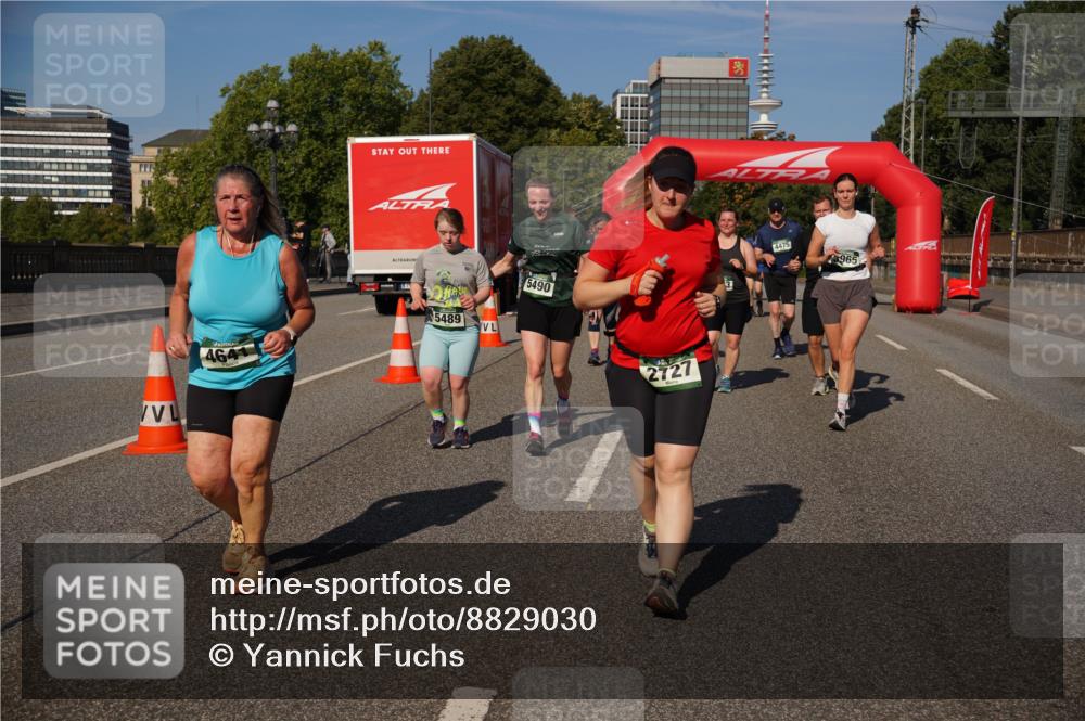 07.09.2025 - BARMER Alsterlauf Yannick Fuchs http://msf.ph/oto/8829030 07.09.2025 10:17:43 Laufen 464, 5489, 5490, 2727, 4475, 965 meine-sportfotos.de