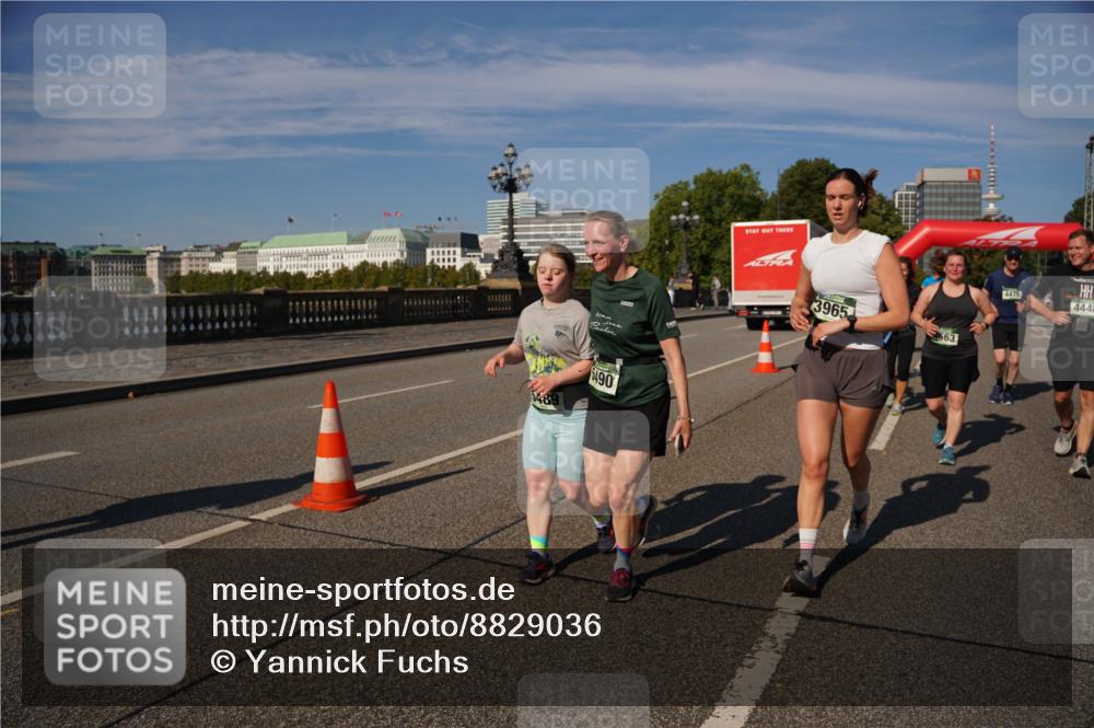 07.09.2025 - BARMER Alsterlauf Yannick Fuchs http://msf.ph/oto/8829036 07.09.2025 10:17:45 Laufen 4444, 11111, 5489, 5490, 3965, 563, 4475, 4448 meine-sportfotos.de