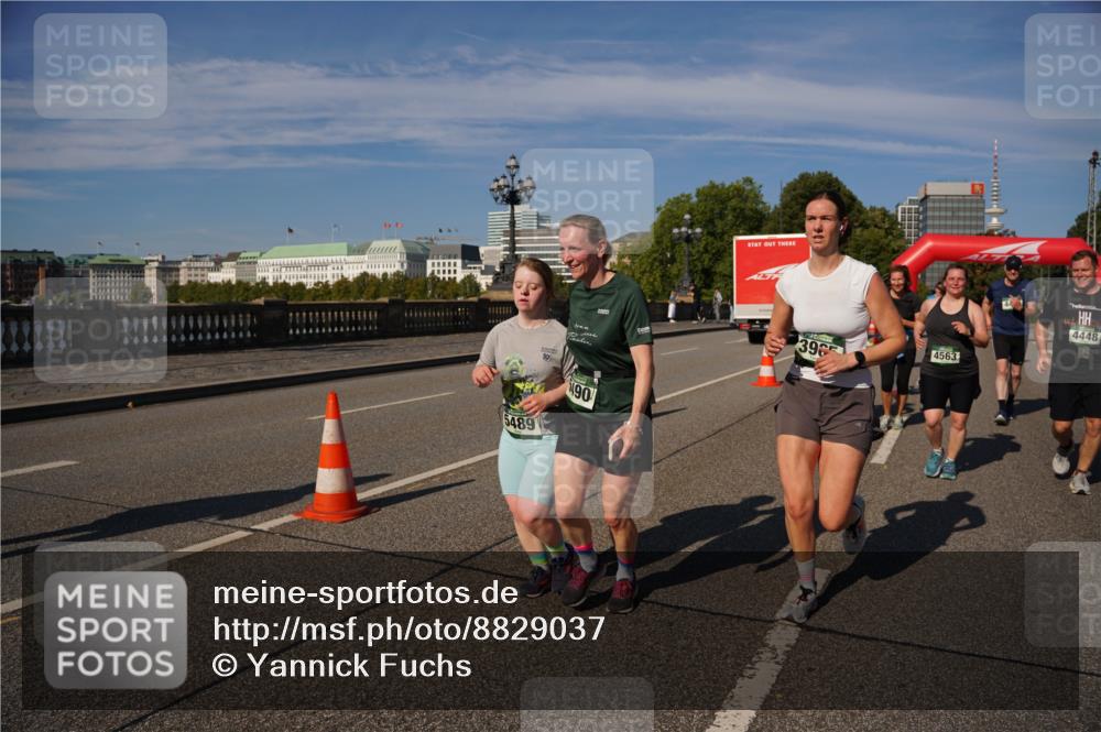 07.09.2025 - BARMER Alsterlauf Yannick Fuchs http://msf.ph/oto/8829037 07.09.2025 10:17:45 Laufen 10, 5489, 190, 30, 396, 4563, 4448 meine-sportfotos.de