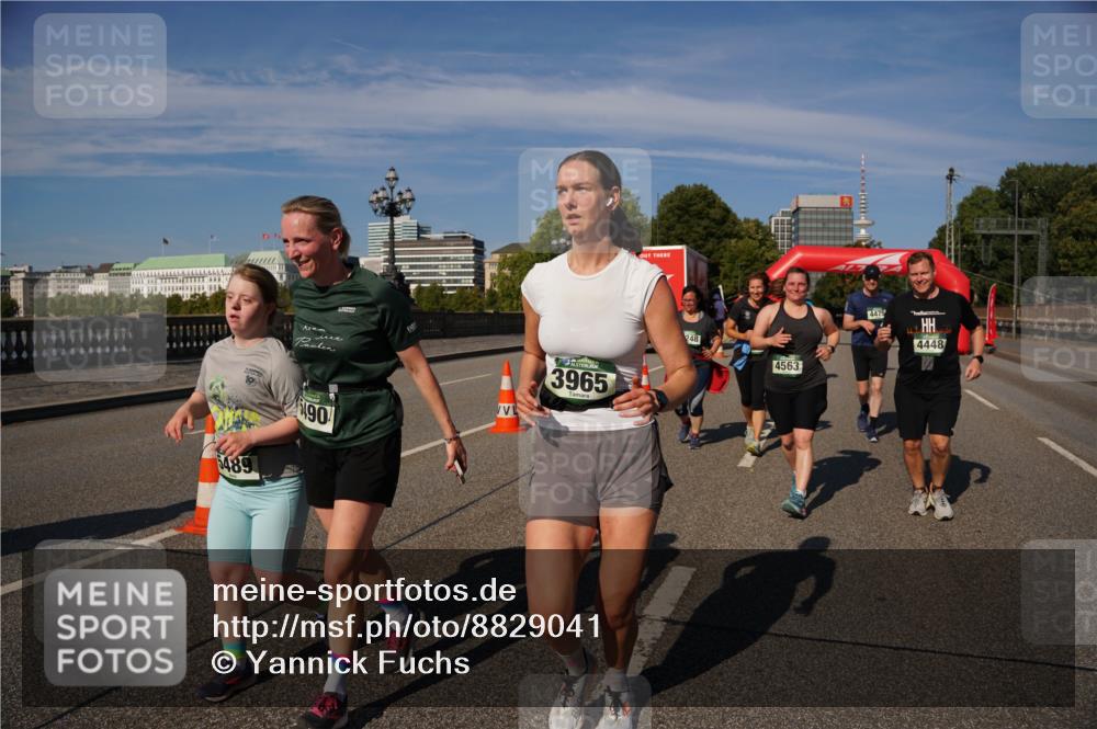 07.09.2025 - BARMER Alsterlauf Yannick Fuchs http://msf.ph/oto/8829041 07.09.2025 10:17:46 Laufen 5489, 490, 3965, 4563, 4475, 4448 meine-sportfotos.de