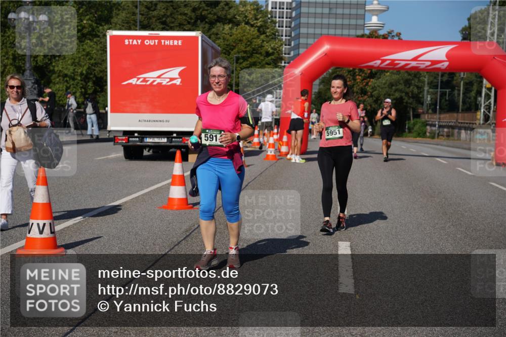 07.09.2025 - BARMER Alsterlauf Yannick Fuchs http://msf.ph/oto/8829073 07.09.2025 10:18:03 Laufen 5914, 5951 meine-sportfotos.de
