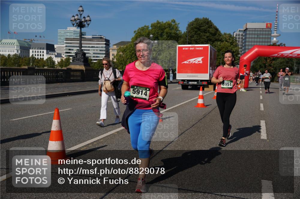 07.09.2025 - BARMER Alsterlauf Yannick Fuchs http://msf.ph/oto/8829078 07.09.2025 10:18:05 Laufen 5914, 1972, 5951 meine-sportfotos.de