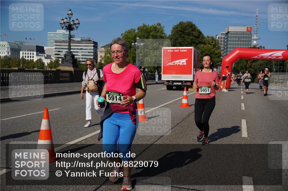 07.09.2025 - BARMER Alsterlauf Yannick Fuchs http://msf.ph/oto/8829079 07.09.2025 10:18:05 Laufen 5914, 5951, 1972 meine-sportfotos.de