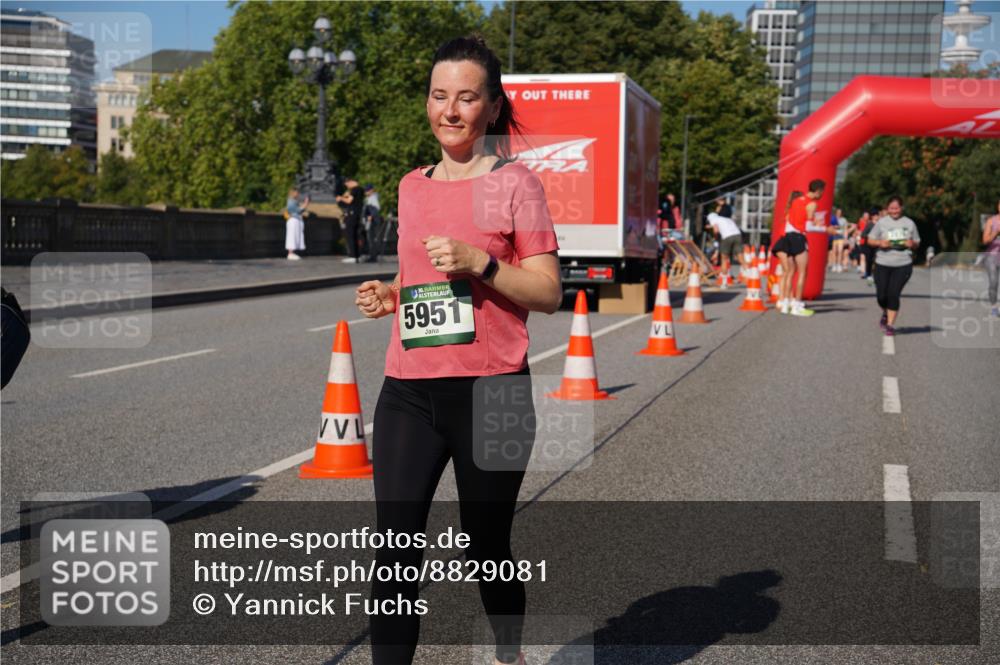 07.09.2025 - BARMER Alsterlauf Yannick Fuchs http://msf.ph/oto/8829081 07.09.2025 10:18:06 Laufen 136, 5951 meine-sportfotos.de