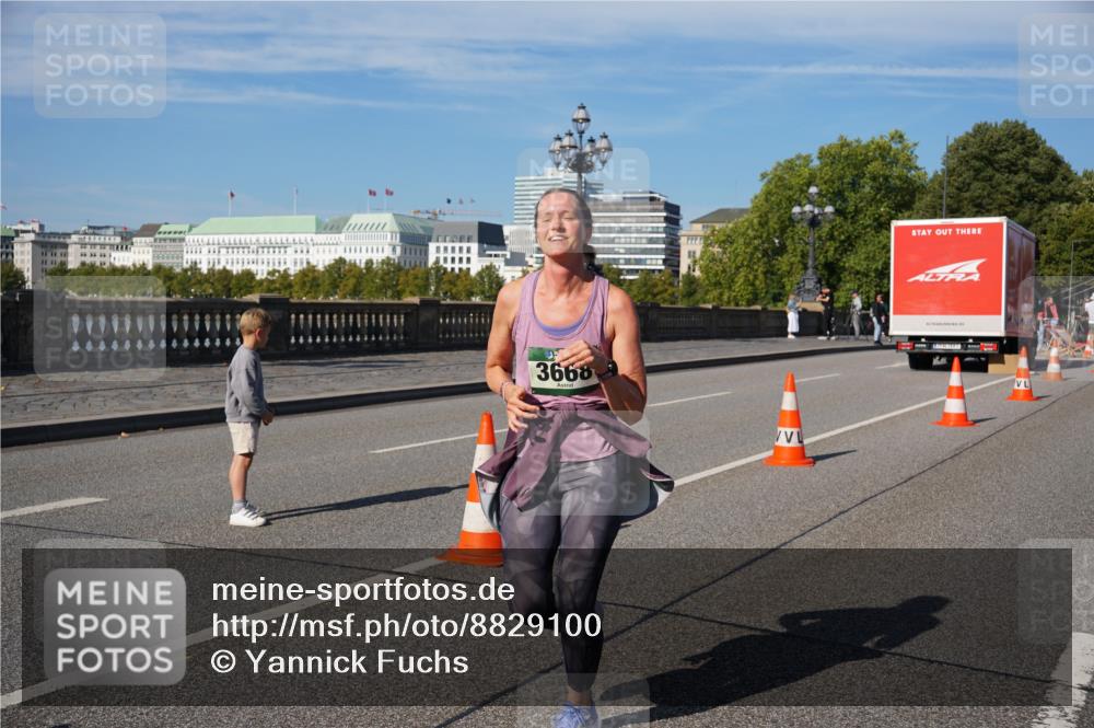 07.09.2025 - BARMER Alsterlauf Yannick Fuchs http://msf.ph/oto/8829100 07.09.2025 10:18:16 Laufen 3668 meine-sportfotos.de