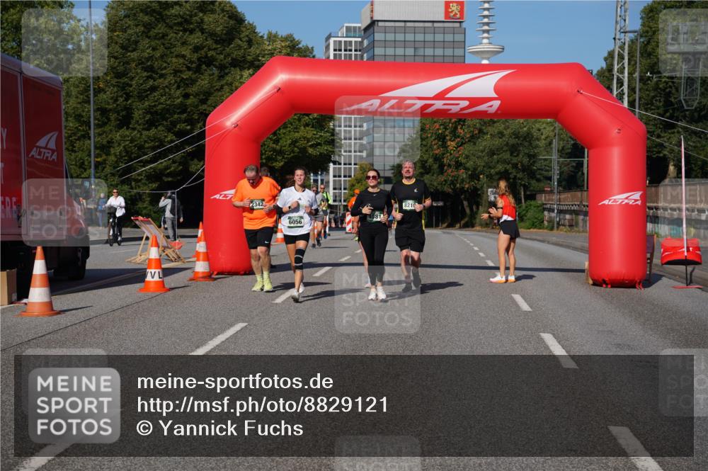 07.09.2025 - BARMER Alsterlauf Yannick Fuchs http://msf.ph/oto/8829121 07.09.2025 10:20:56 Laufen 2342, 8210, 6056 meine-sportfotos.de