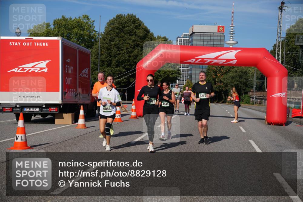 07.09.2025 - BARMER Alsterlauf Yannick Fuchs http://msf.ph/oto/8829128 07.09.2025 10:20:59 Laufen 1, 6056, 681, 4945, 8219 meine-sportfotos.de