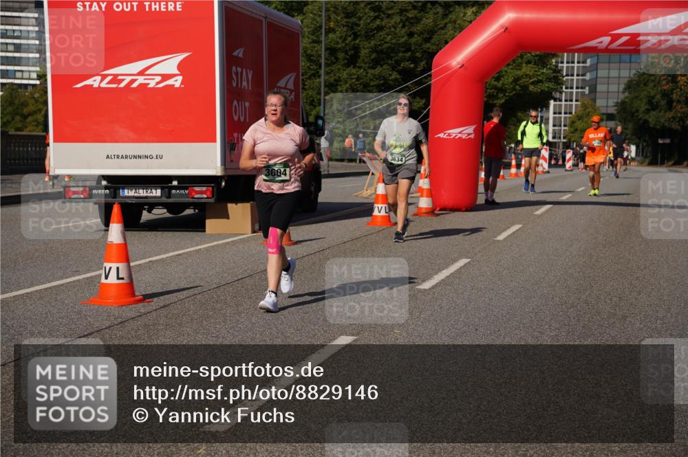 07.09.2025 - BARMER Alsterlauf Yannick Fuchs http://msf.ph/oto/8829146 07.09.2025 10:21:05 Laufen 1, 3604, 3634 meine-sportfotos.de