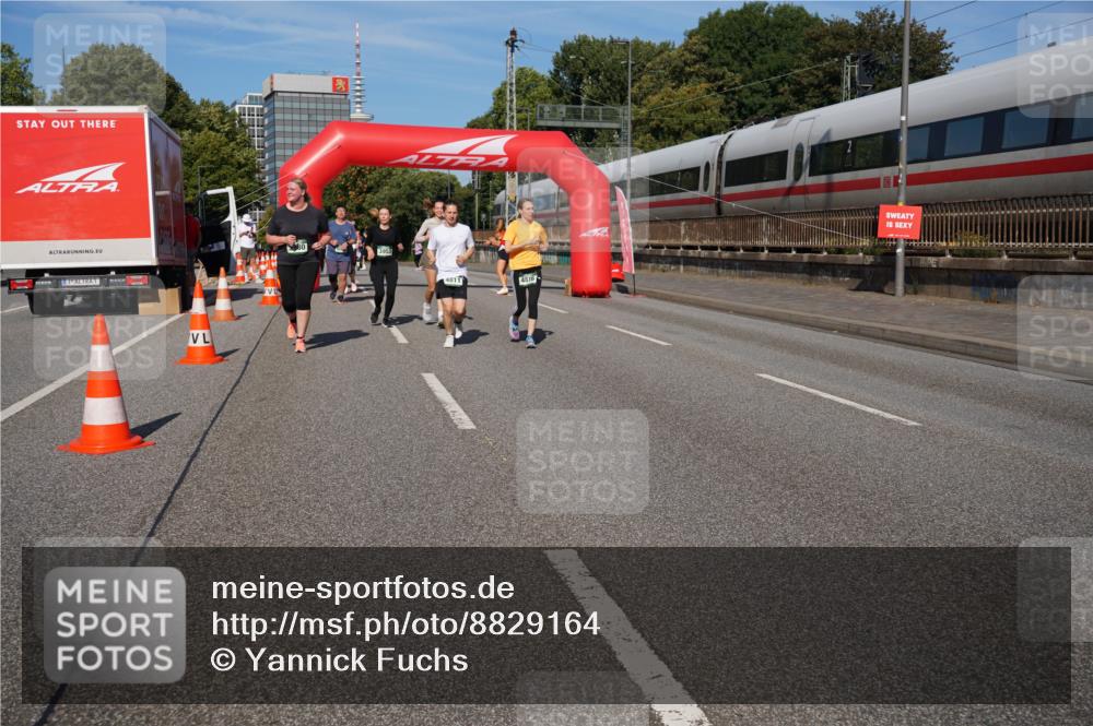07.09.2025 - BARMER Alsterlauf Yannick Fuchs http://msf.ph/oto/8829164 07.09.2025 10:21:36 Laufen 4811, 4816 meine-sportfotos.de