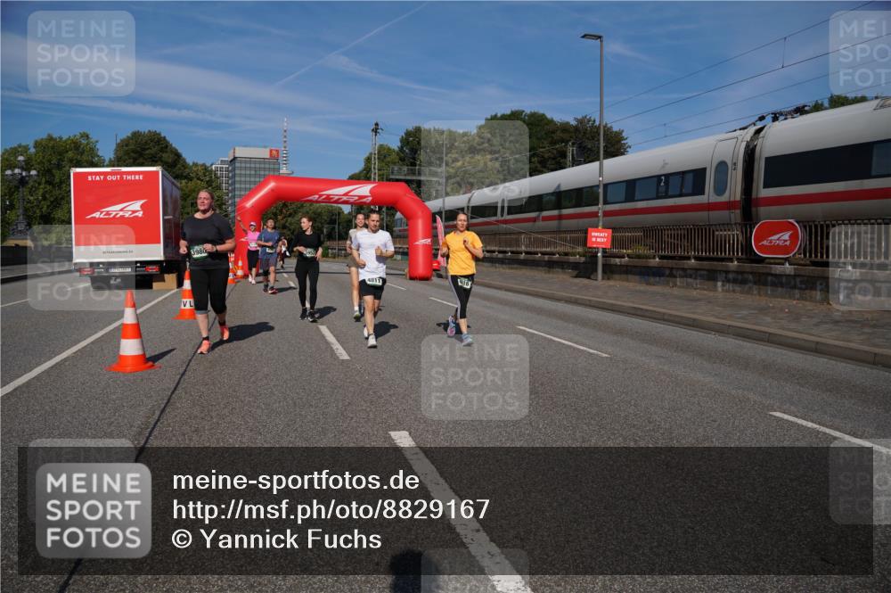 07.09.2025 - BARMER Alsterlauf Yannick Fuchs http://msf.ph/oto/8829167 07.09.2025 10:21:38 Laufen 3980, 4811, 16 meine-sportfotos.de