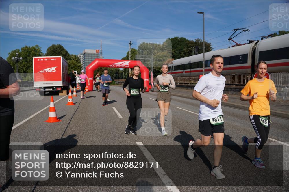 07.09.2025 - BARMER Alsterlauf Yannick Fuchs http://msf.ph/oto/8829171 07.09.2025 10:21:40 Laufen 4417, 3953, 3952, 4811, 16 meine-sportfotos.de