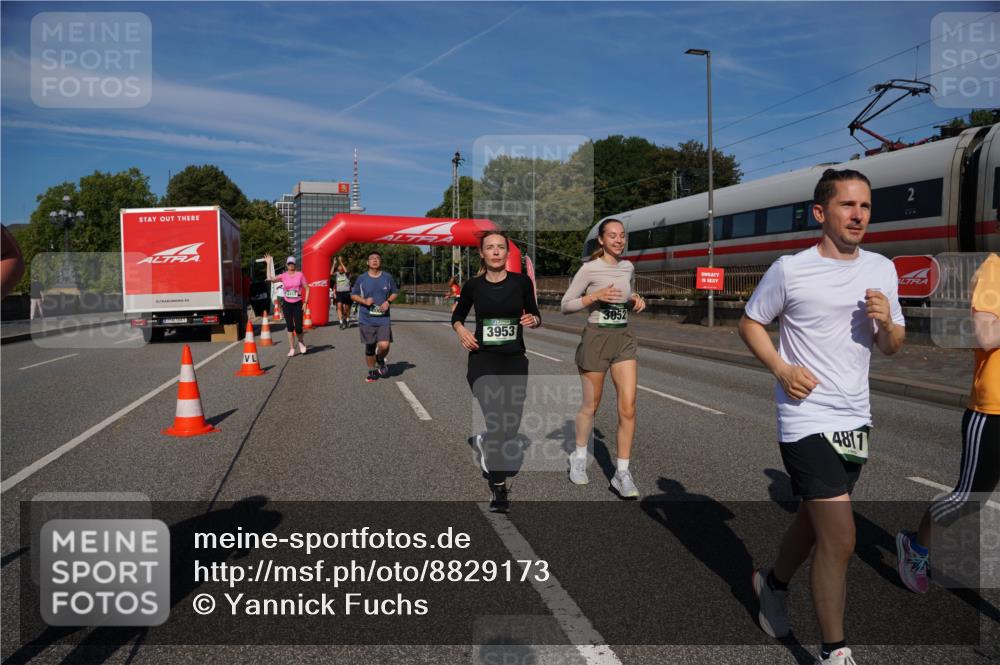 07.09.2025 - BARMER Alsterlauf Yannick Fuchs http://msf.ph/oto/8829173 07.09.2025 10:21:40 Laufen 4417, 3953, 3952, 2, 4811 meine-sportfotos.de