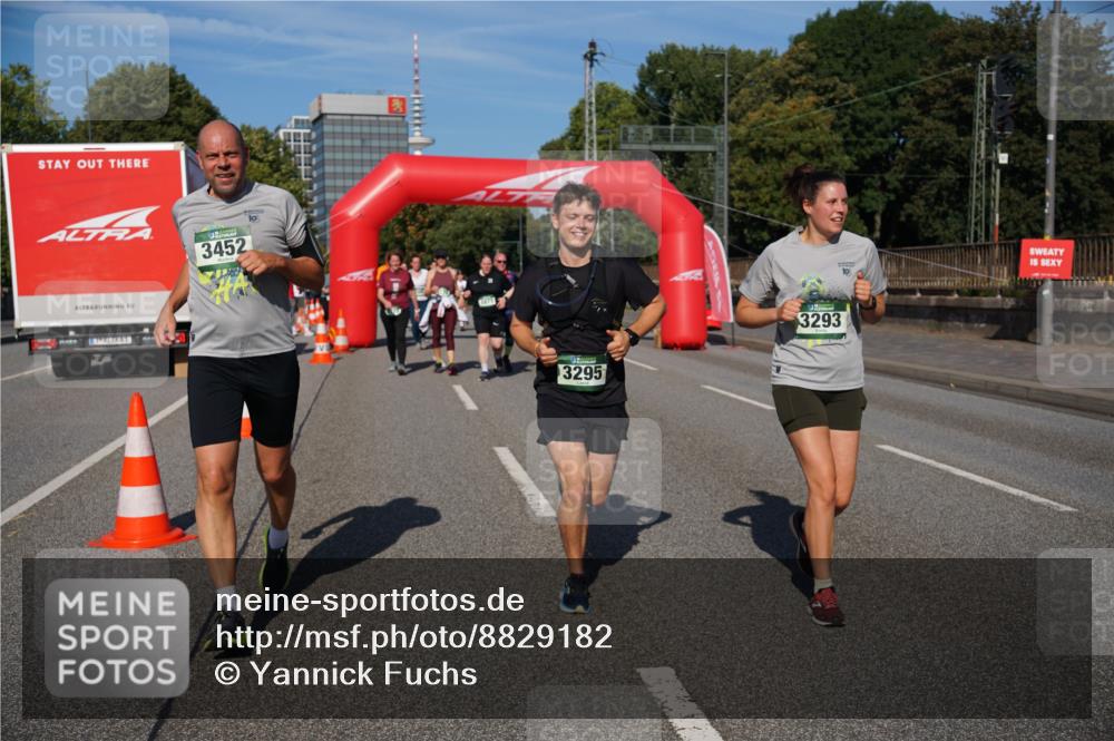 07.09.2025 - BARMER Alsterlauf Yannick Fuchs http://msf.ph/oto/8829182 07.09.2025 10:21:48 Laufen 10, 3452, 3295, 3293, 19 meine-sportfotos.de