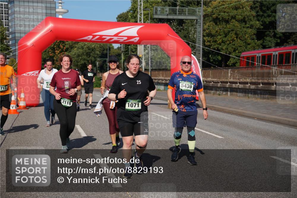 07.09.2025 - BARMER Alsterlauf Yannick Fuchs http://msf.ph/oto/8829193 07.09.2025 10:21:52 Laufen 713, 83, 2119, 4579, 25, 1071, 5439 meine-sportfotos.de