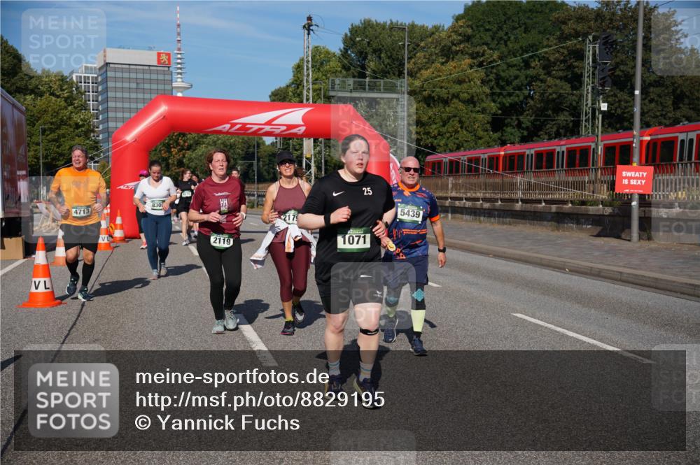 07.09.2025 - BARMER Alsterlauf Yannick Fuchs http://msf.ph/oto/8829195 07.09.2025 10:21:53 Laufen 4713, 8309, 2119, 25, 1071, 5439 meine-sportfotos.de