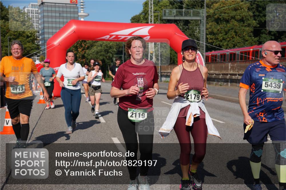 07.09.2025 - BARMER Alsterlauf Yannick Fuchs http://msf.ph/oto/8829197 07.09.2025 10:21:54 Laufen 40, 1, 83, 4858, 4713, 4469, 2179, 136, 2119, 5439 meine-sportfotos.de