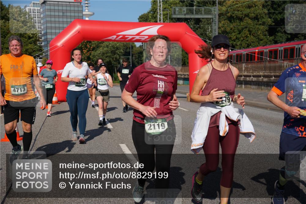 07.09.2025 - BARMER Alsterlauf Yannick Fuchs http://msf.ph/oto/8829199 07.09.2025 10:21:55 Laufen 40, 1, 300, 4469, 4858, 4713, 4579, 79, 2119 meine-sportfotos.de