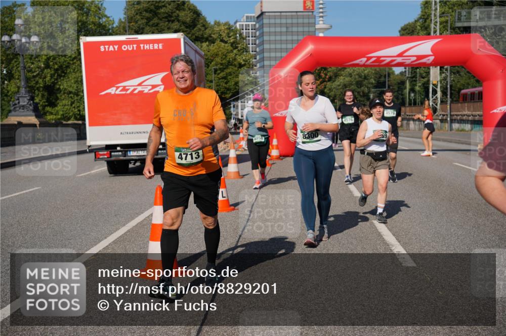 07.09.2025 - BARMER Alsterlauf Yannick Fuchs http://msf.ph/oto/8829201 07.09.2025 10:21:56 Laufen 40, 18, 4858, 8300, 4713, 4576, 4579 meine-sportfotos.de