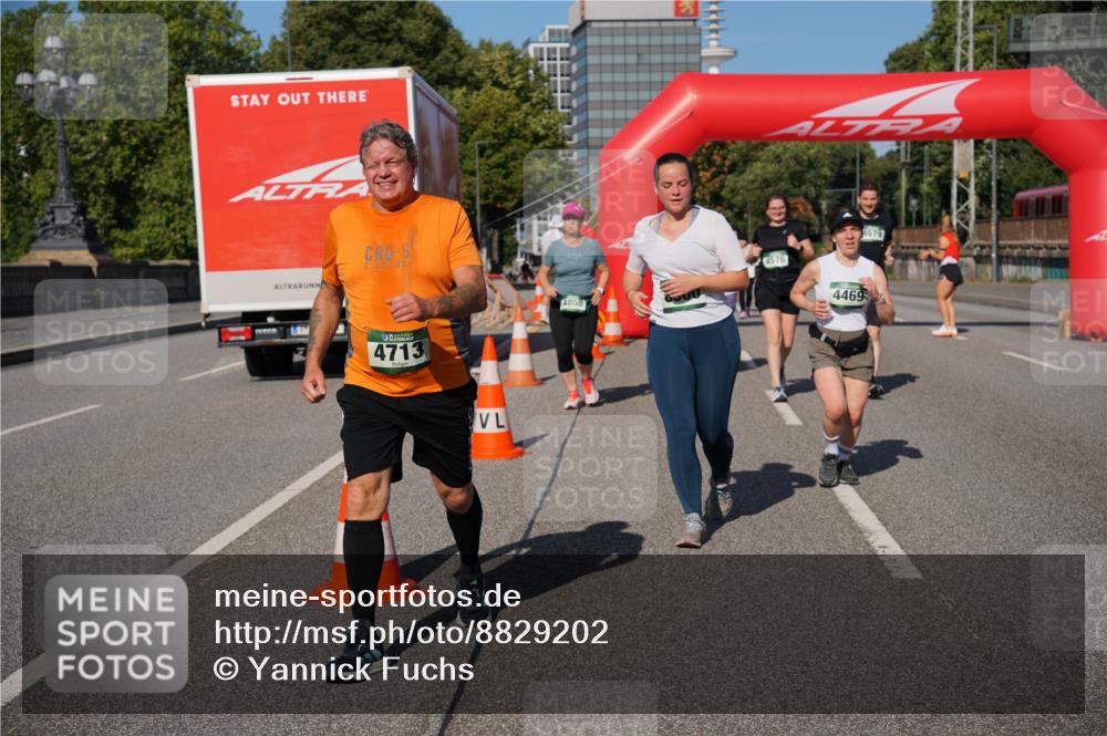 07.09.2025 - BARMER Alsterlauf Yannick Fuchs http://msf.ph/oto/8829202 07.09.2025 10:21:56 Laufen 40, 1, 617, 4713, 4858, 4576, 4579, 4469 meine-sportfotos.de