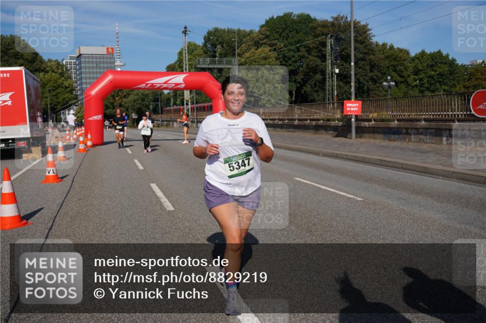 07.09.2025 - BARMER Alsterlauf Yannick Fuchs http://msf.ph/oto/8829219 07.09.2025 10:22:02 Laufen 5, 5347 meine-sportfotos.de