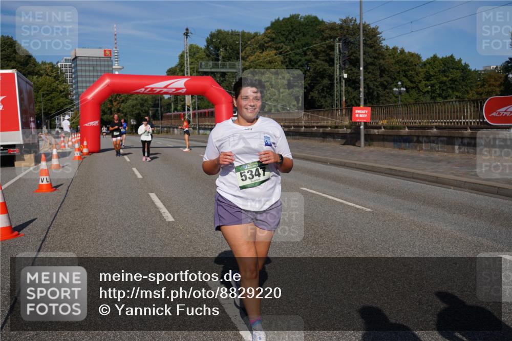 07.09.2025 - BARMER Alsterlauf Yannick Fuchs http://msf.ph/oto/8829220 07.09.2025 10:22:02 Laufen 5, 5347 meine-sportfotos.de
