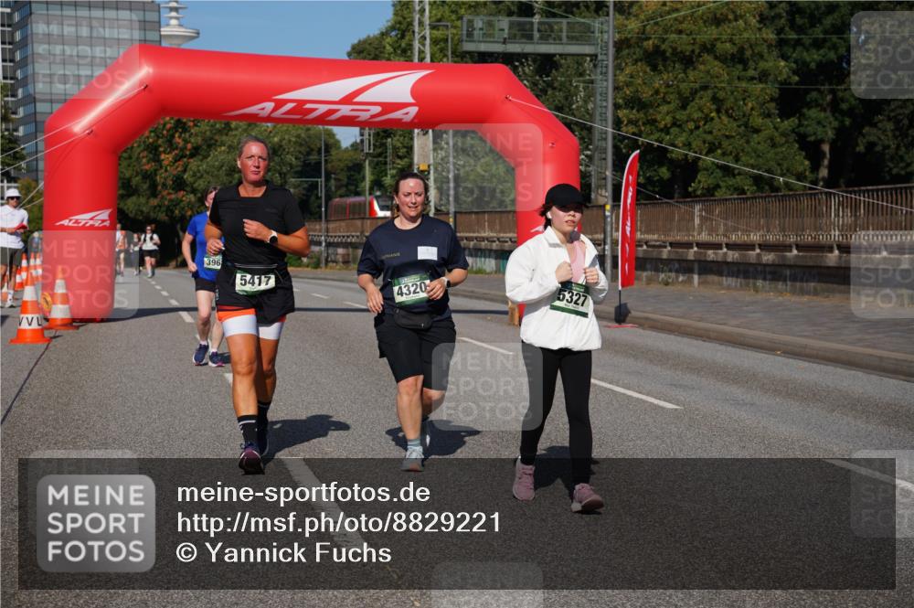 07.09.2025 - BARMER Alsterlauf Yannick Fuchs http://msf.ph/oto/8829221 07.09.2025 10:22:08 Laufen 396, 5417, 4320, 5327 meine-sportfotos.de